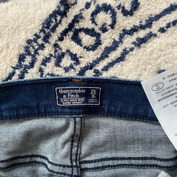 Abercrombie Denim High Rise Jeans - Picture 5 of 5